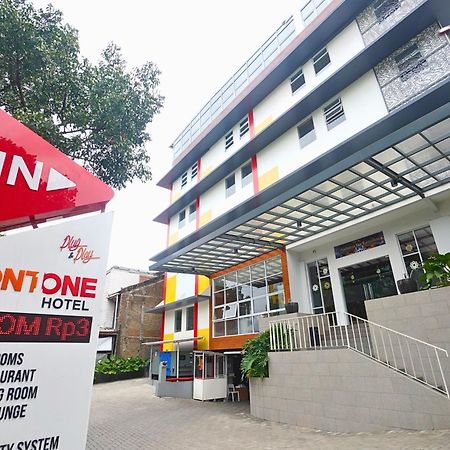 Front One Hotel Pasir Koja Bandung Zewnętrze zdjęcie