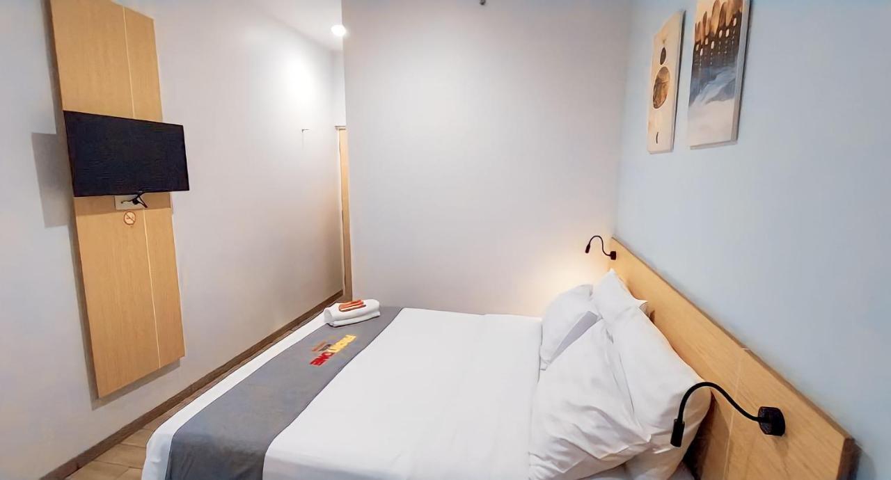 Front One Hotel Pasir Koja Bandung Zewnętrze zdjęcie