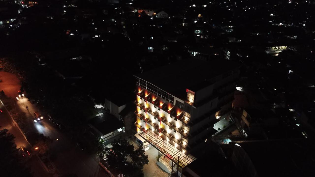 Front One Hotel Pasir Koja Bandung Zewnętrze zdjęcie