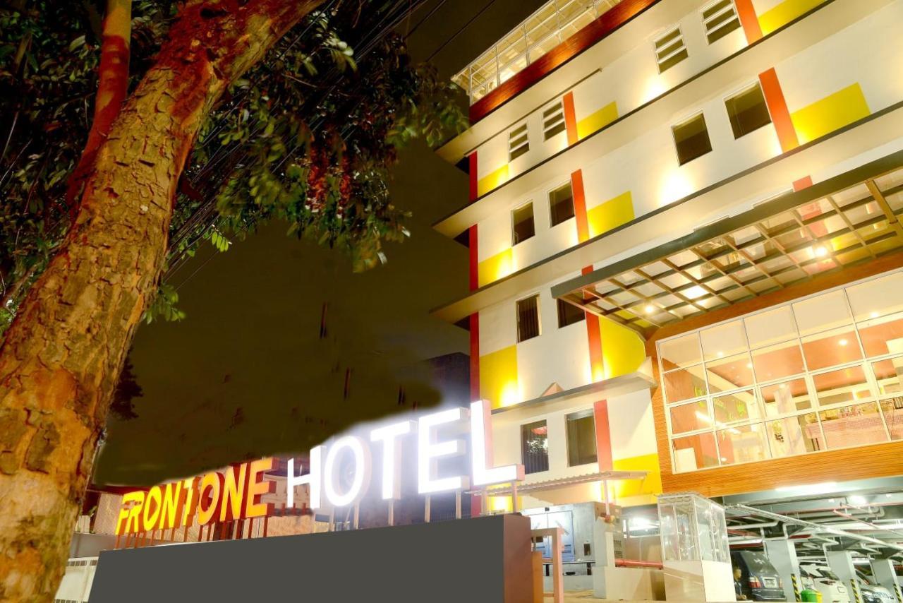 Front One Hotel Pasir Koja Bandung Zewnętrze zdjęcie