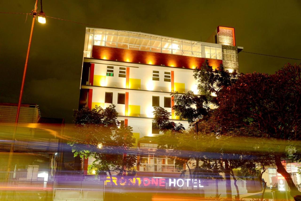 Front One Hotel Pasir Koja Bandung Zewnętrze zdjęcie