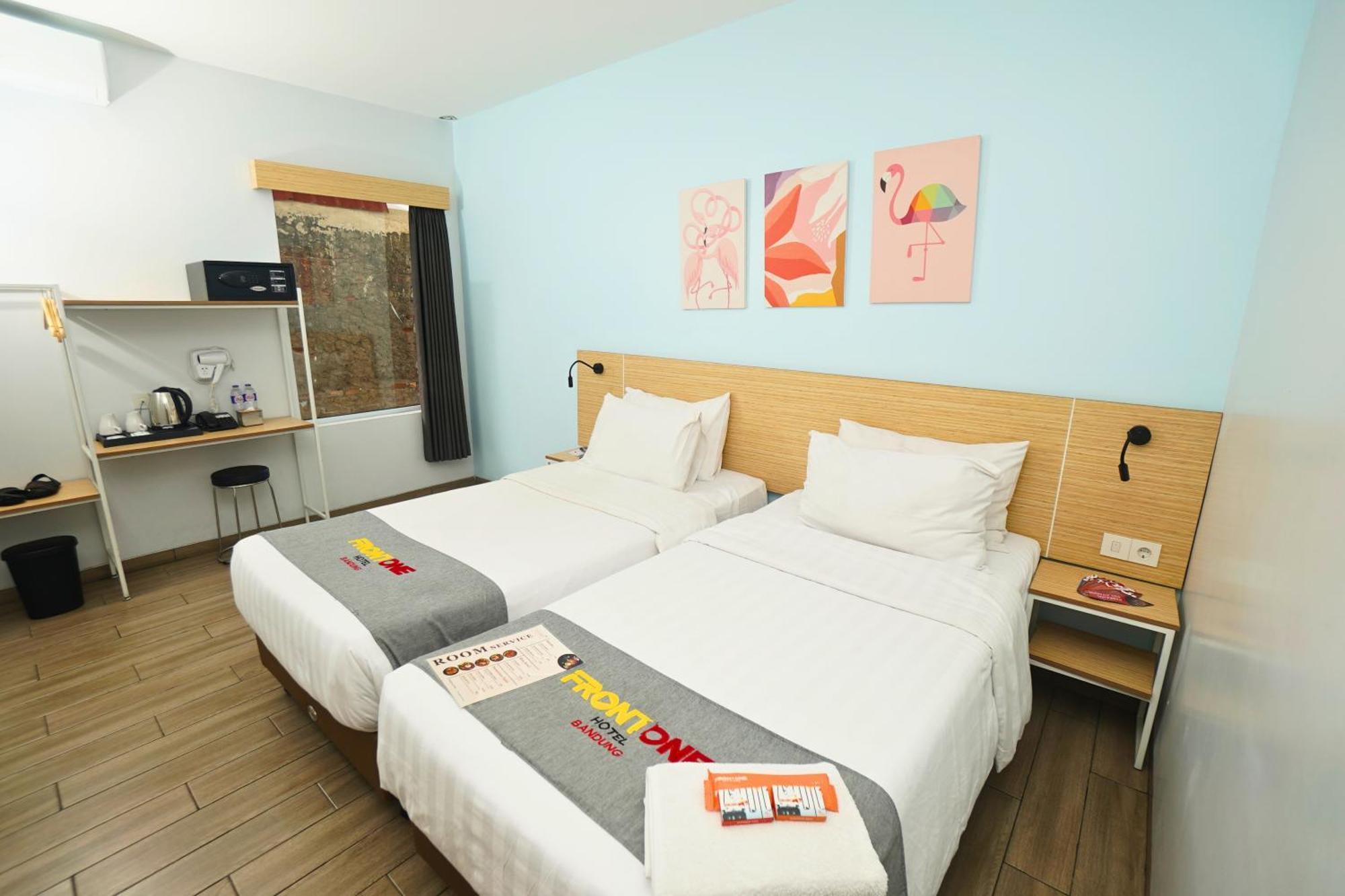 Front One Hotel Pasir Koja Bandung Zewnętrze zdjęcie