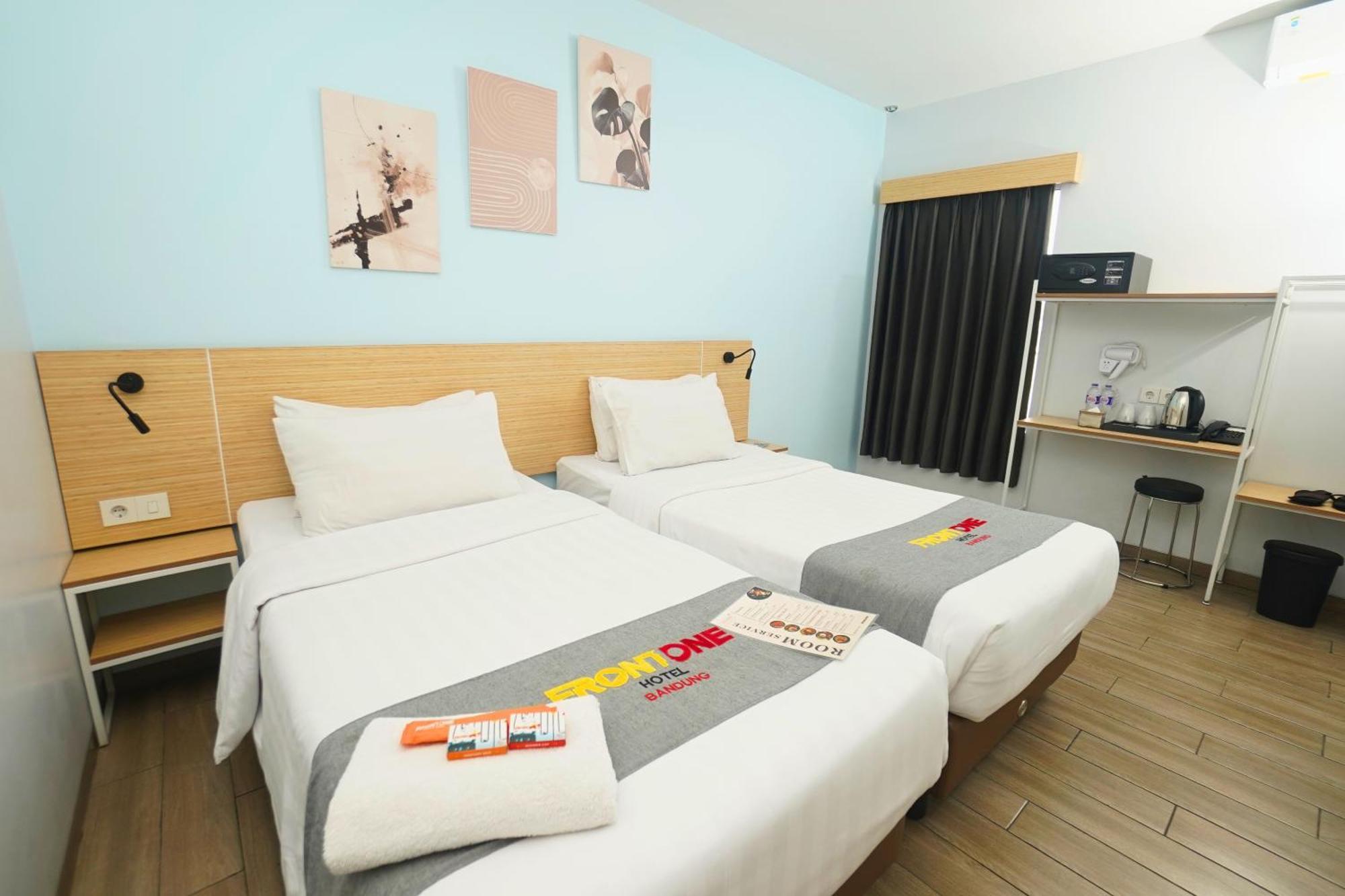 Front One Hotel Pasir Koja Bandung Zewnętrze zdjęcie