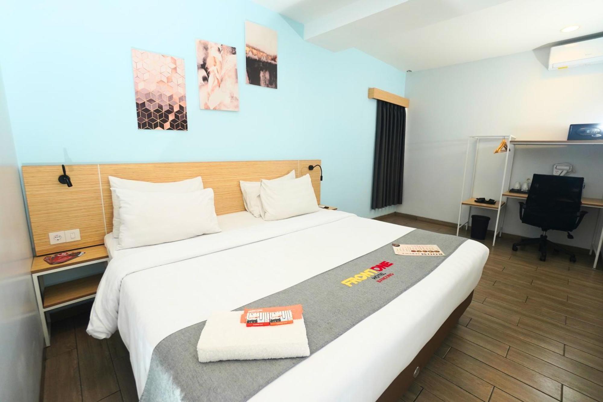 Front One Hotel Pasir Koja Bandung Zewnętrze zdjęcie