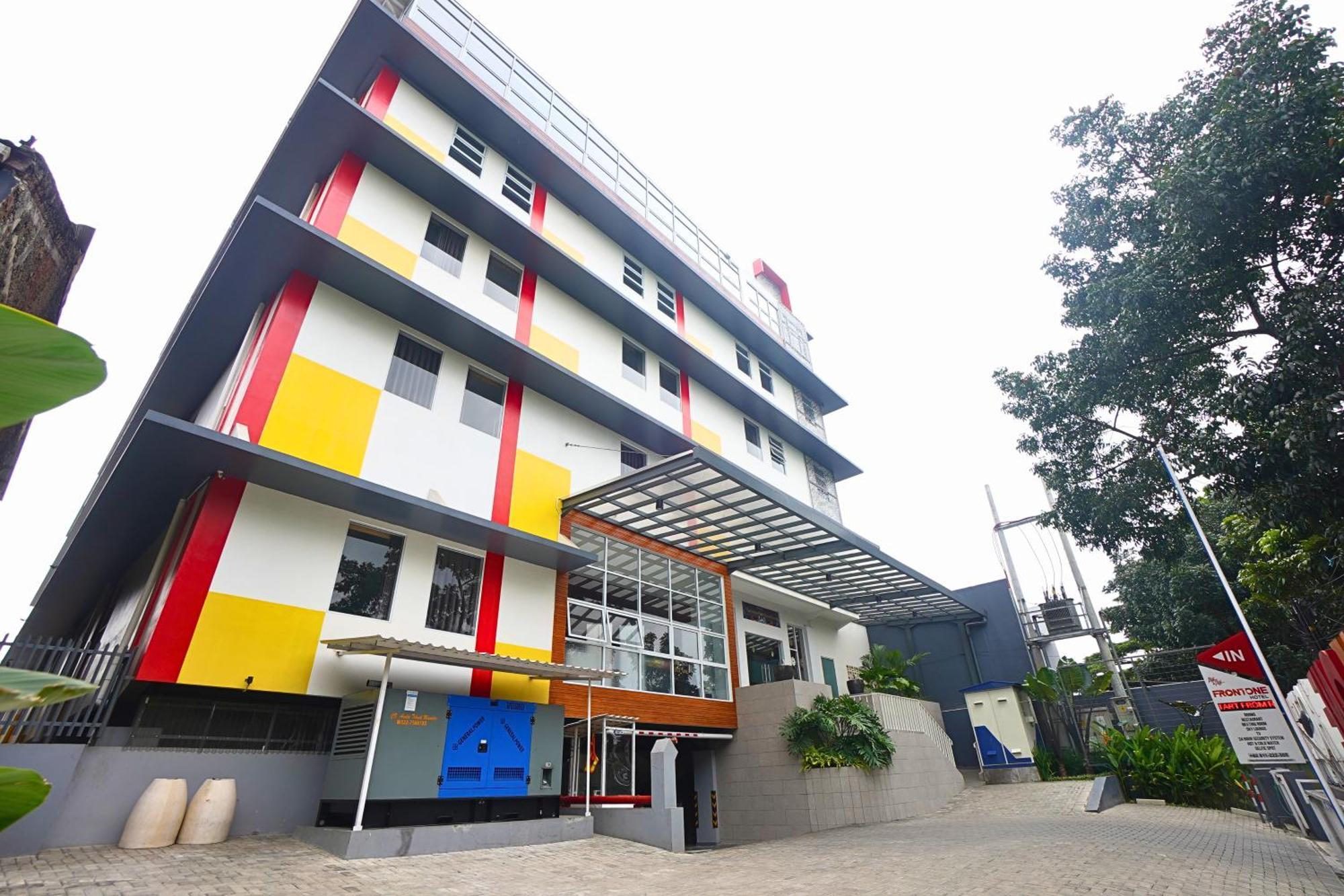 Front One Hotel Pasir Koja Bandung Zewnętrze zdjęcie