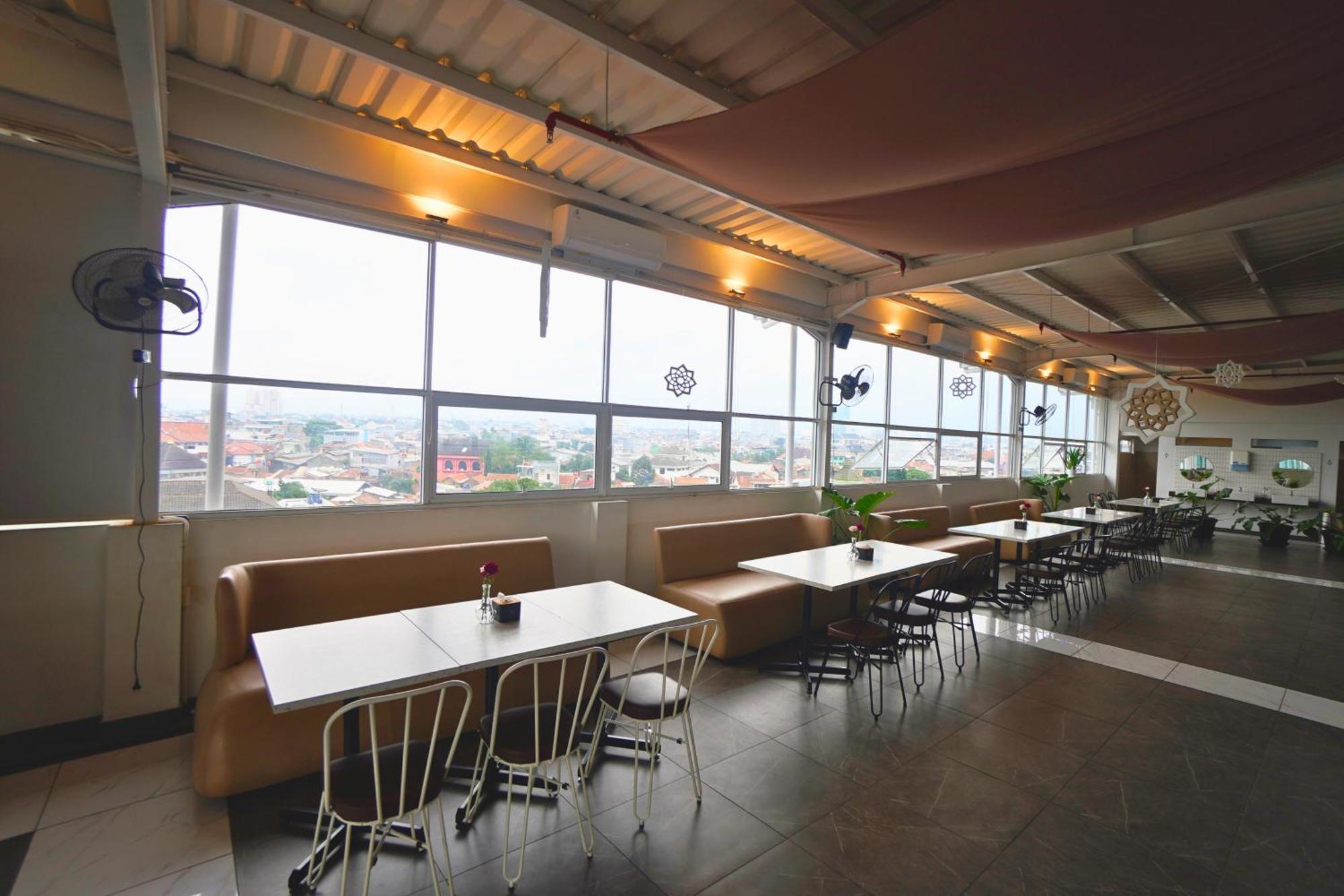 Front One Hotel Pasir Koja Bandung Zewnętrze zdjęcie