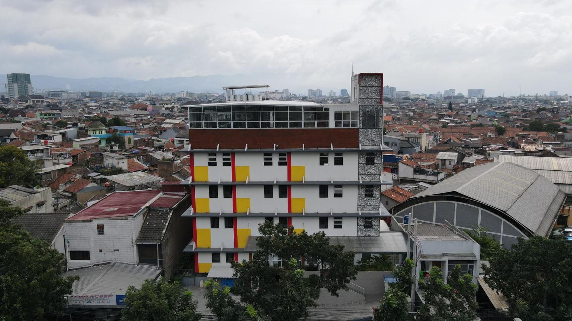Front One Hotel Pasir Koja Bandung Zewnętrze zdjęcie