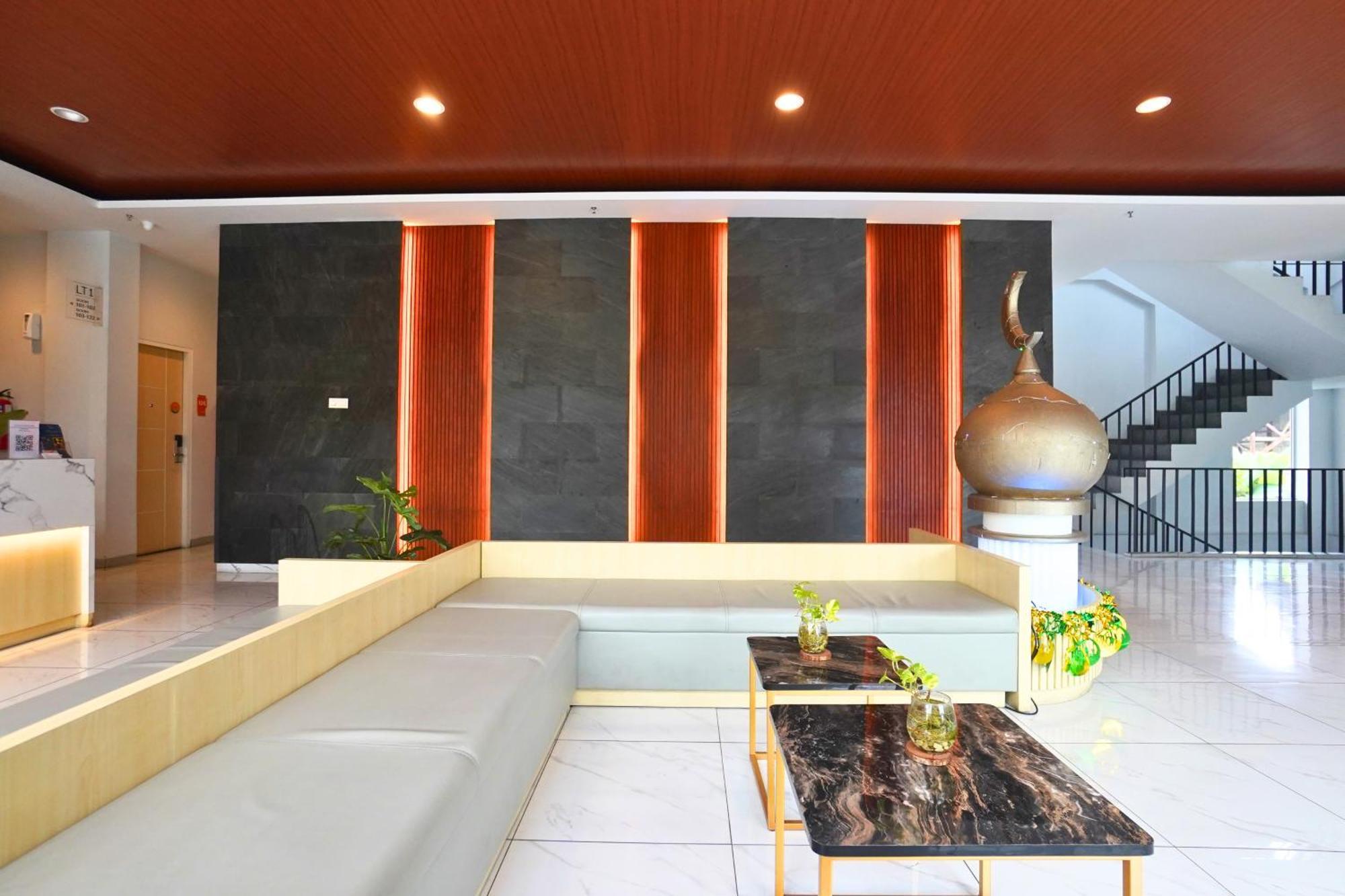 Front One Hotel Pasir Koja Bandung Zewnętrze zdjęcie