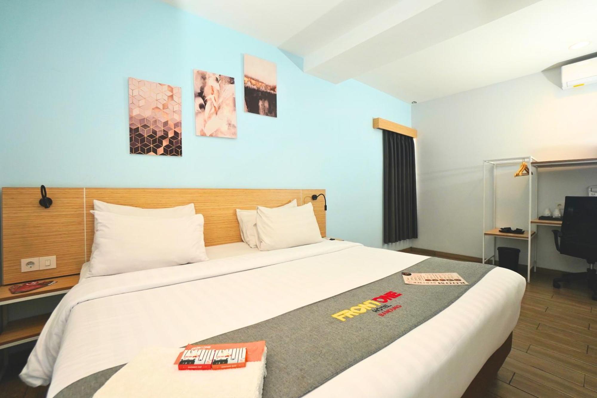 Front One Hotel Pasir Koja Bandung Zewnętrze zdjęcie