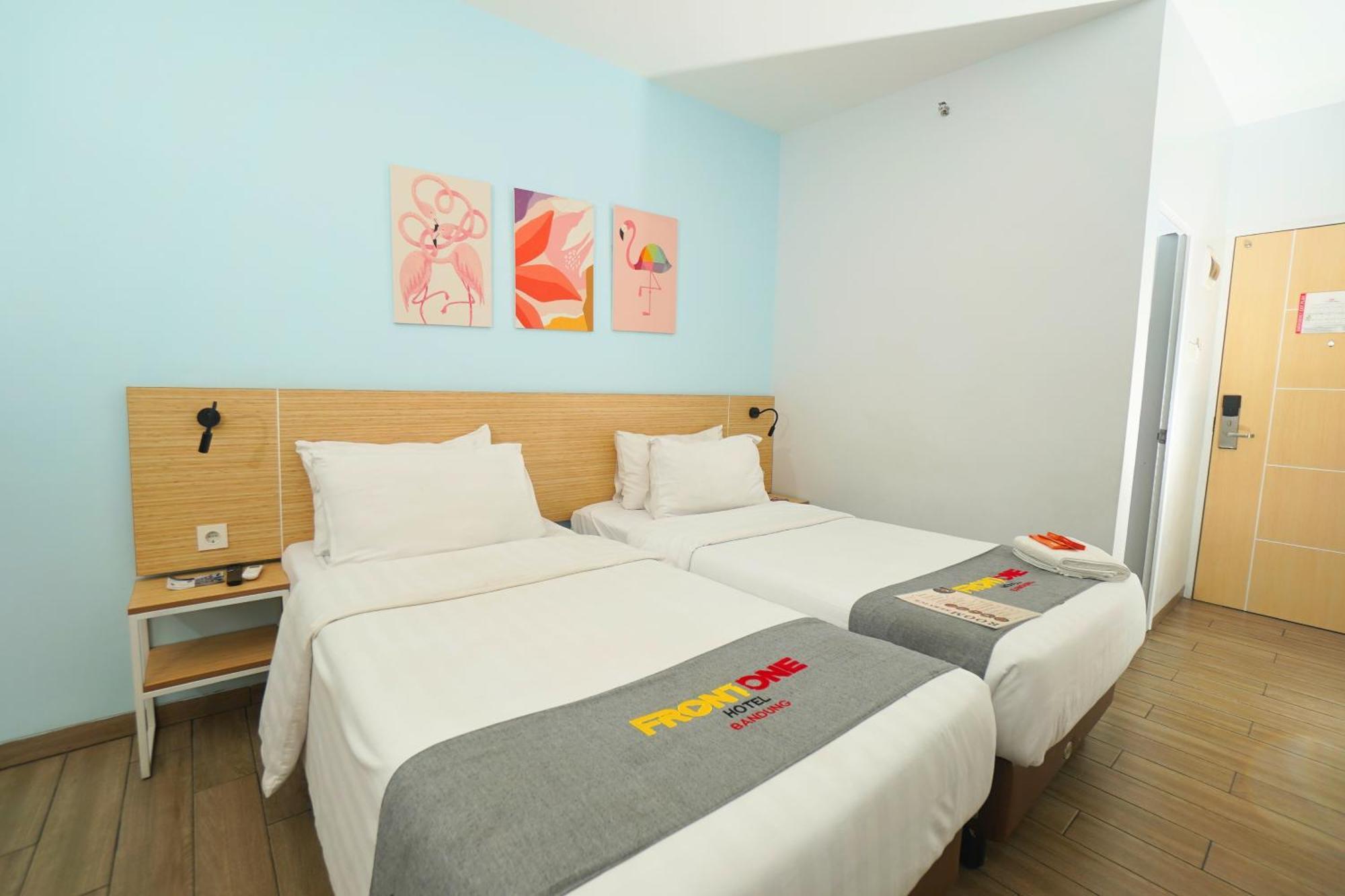 Front One Hotel Pasir Koja Bandung Zewnętrze zdjęcie